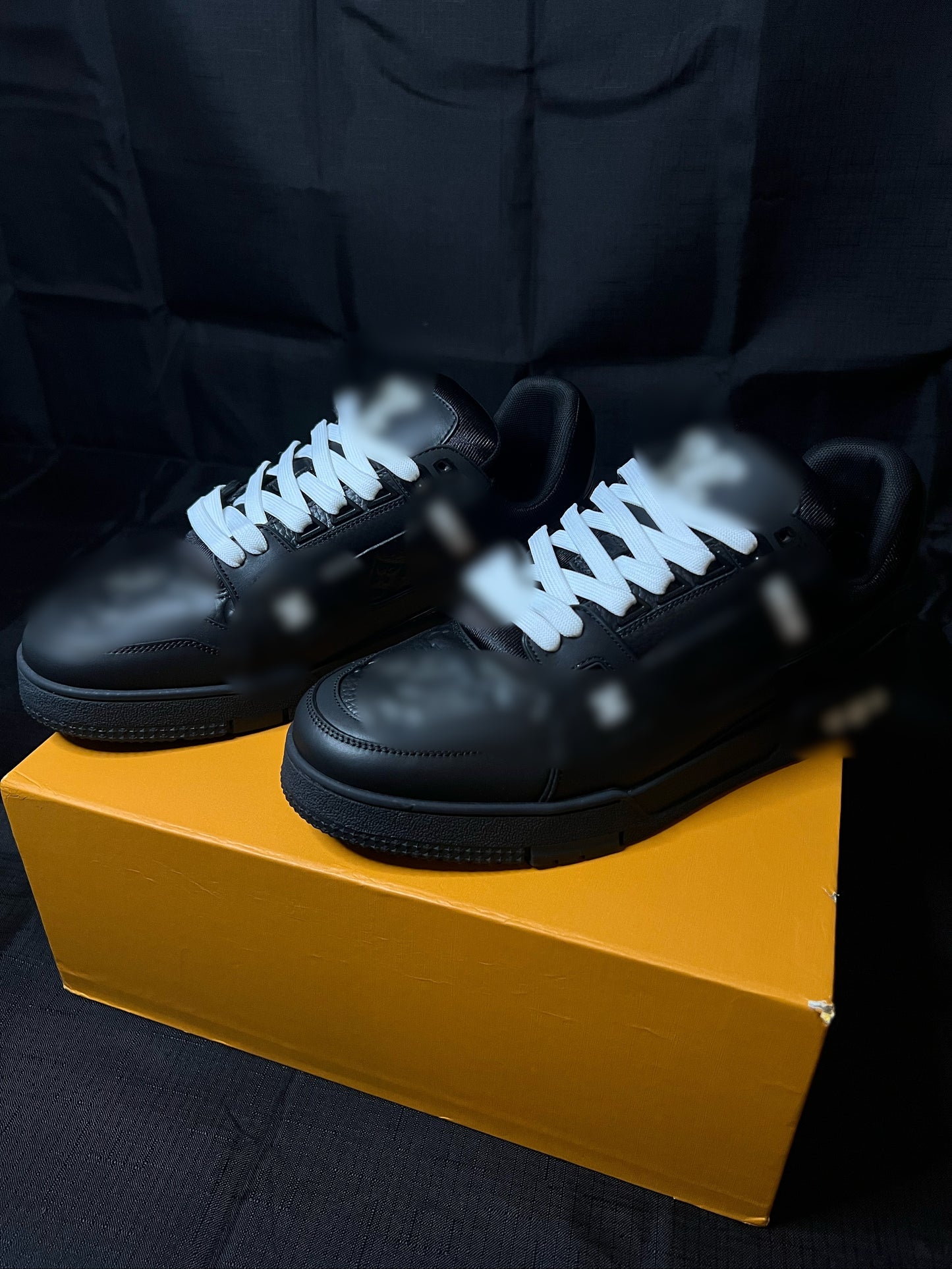 BLACK L VEE SNEAKERS